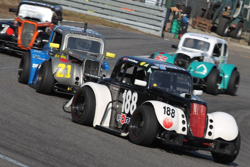 I weekenden tager Legend Car-kørerne hul på den 16. sæson på de danske racerbaner
(Foto: Henning Smed Madsen)